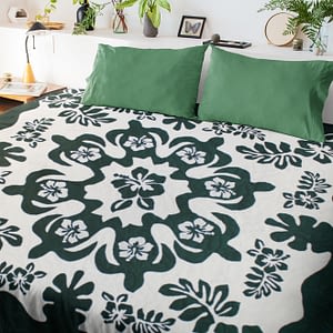 Applique Hawaiian Turtle Design FINISHED QUILT – Impeccable Quality Green & White
